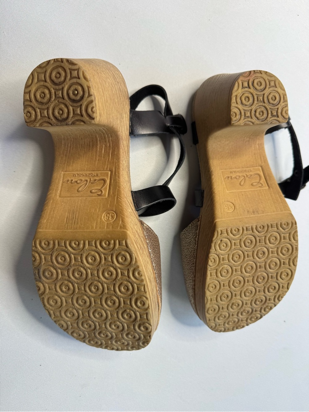Calou Stockholm Tilda Clog Black Strap with Metallic Gold Toe Size 38 - Picture 5 of 6
